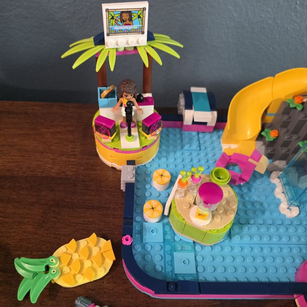 LEGO FRIENDS Heartlake City Pet Centre 41345 & Andrea's Pool Party 41374 READ - Picture 4 of 12